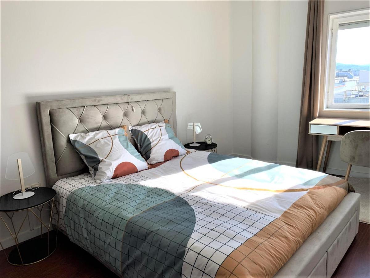 Charm City Center Apt 140M2 & Free Parking Lejlighed Braga Eksteriør billede
